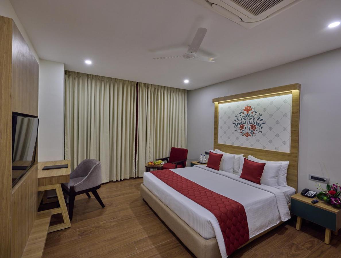 Hotel Golden Tulip Tirupati Esterno foto