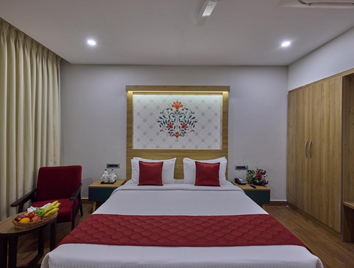 Hotel Golden Tulip Tirupati Esterno foto