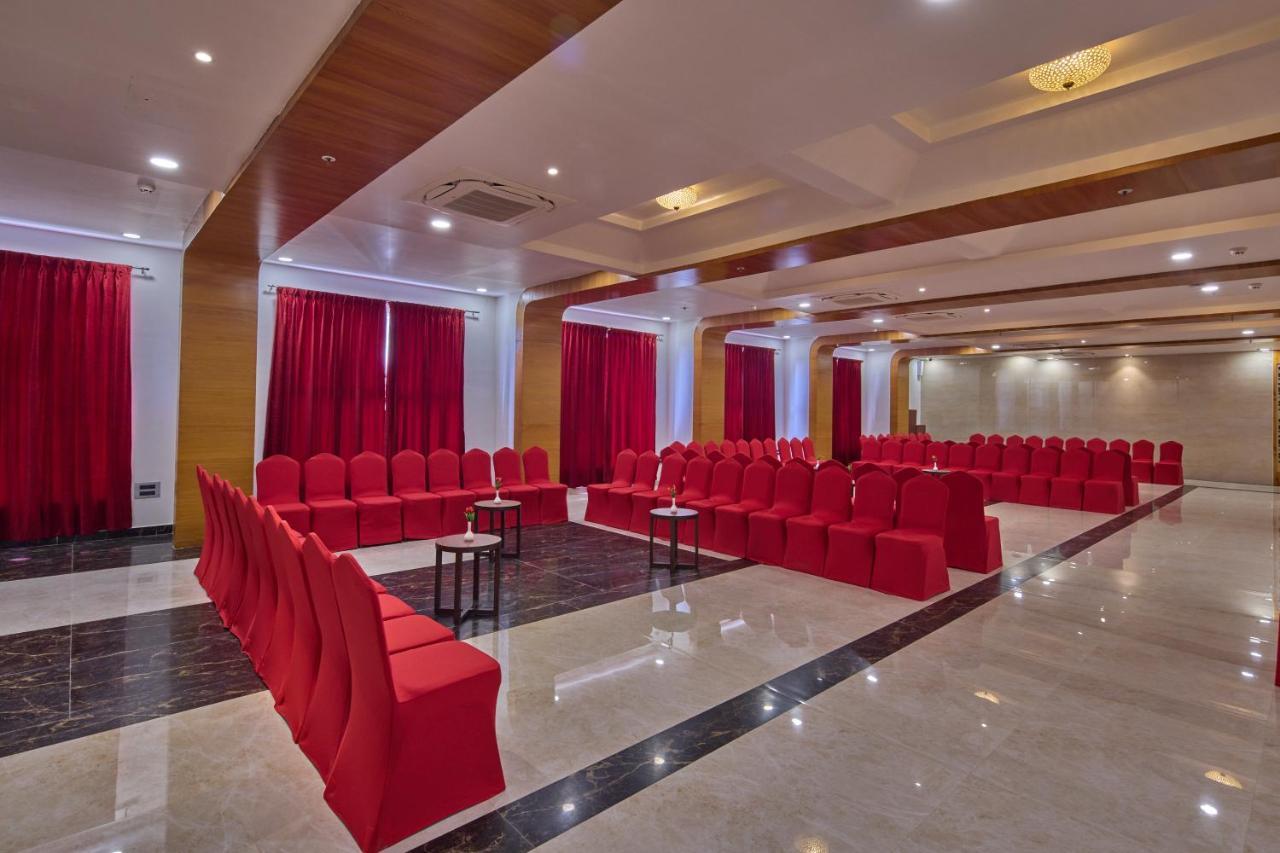 Hotel Golden Tulip Tirupati Esterno foto