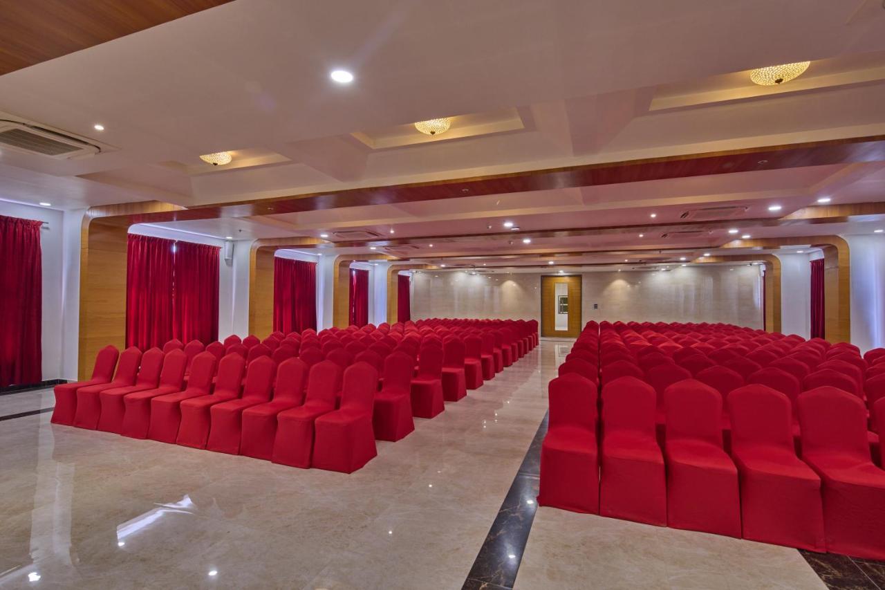 Hotel Golden Tulip Tirupati Esterno foto